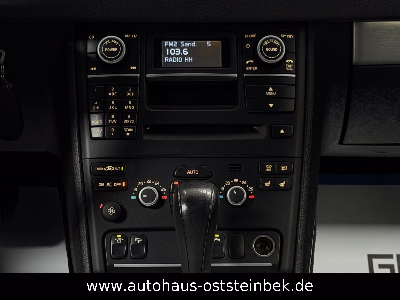 Volvo XC90 D5 AWD Summum | 200 ch | BVA | 7 places | GPS | Bi-xénon | Sièges chauffants | Sièges électriques à mémoire