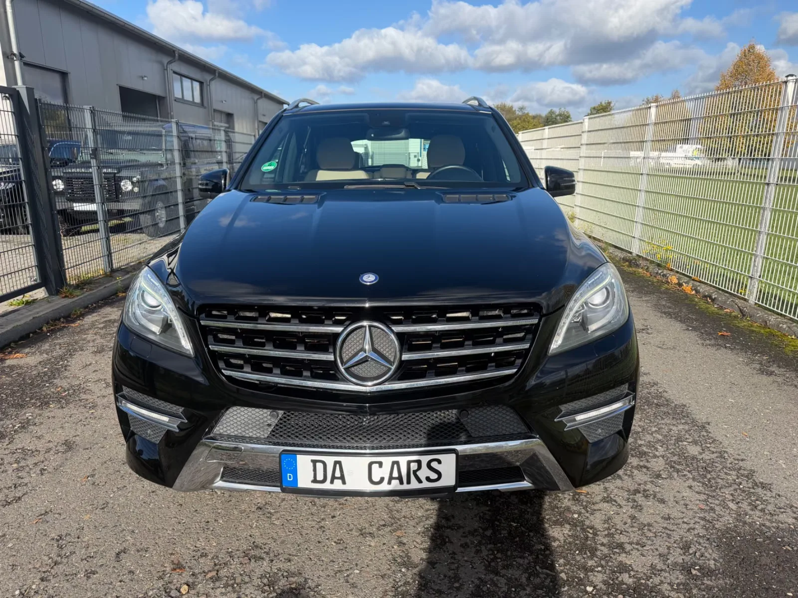 Mercedes-Benz Classe M 350 4MATIC Pack AMG | 306 ch | BVA | Toit panoramique | Cuir beige | Harman Kardon | GPS | Attelage