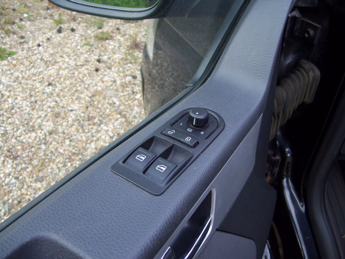 VOLKSWAGEN T5 MULTIVAN COMFORTLINE +GPS | 179 ch | BVM |