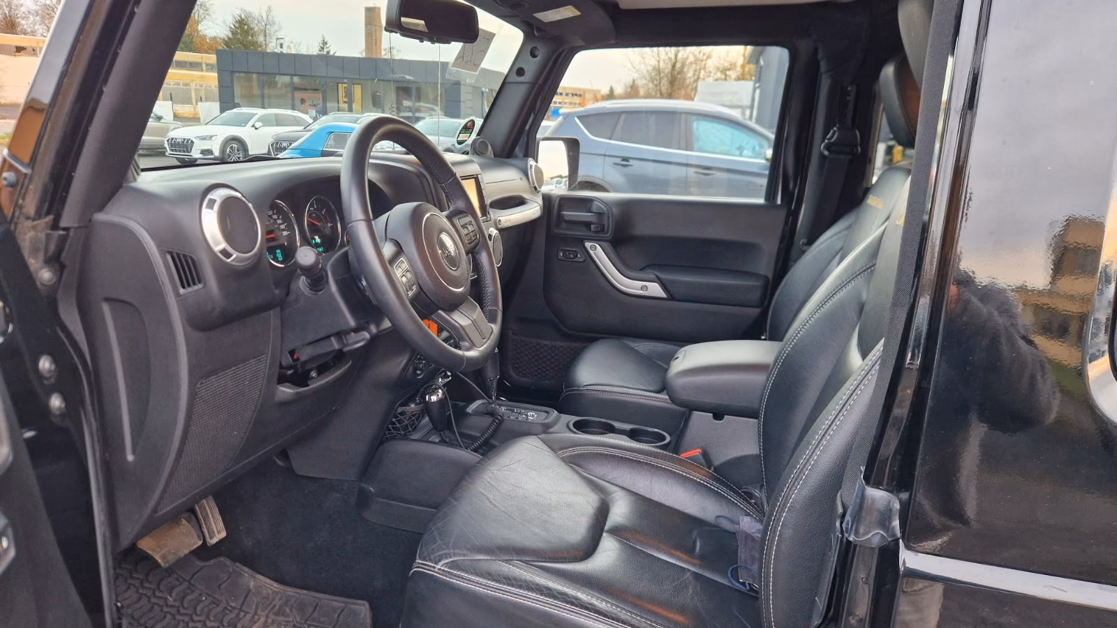 Jeep Wrangler 2.8 CRD Sahara | 200 ch | BVA | Intérieur cuir | GPS | Caméra de recul | Sièges chauffants | Galerie de toit