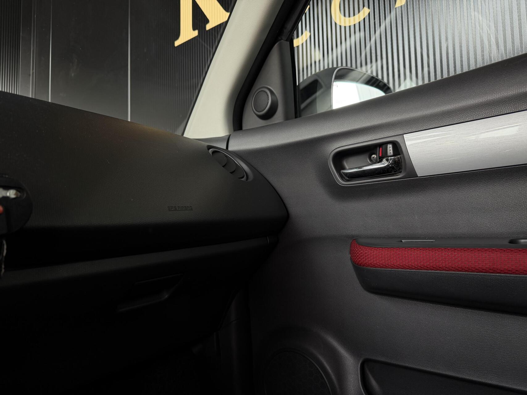 SUZUKI SWIFT 1.6 SPORT 125ch - JANTES 17" - SIÈGES SPORT - CLIMATISATION AUTOMATIQUE - DÉMARRAGE SANS CLÉ - AILERON