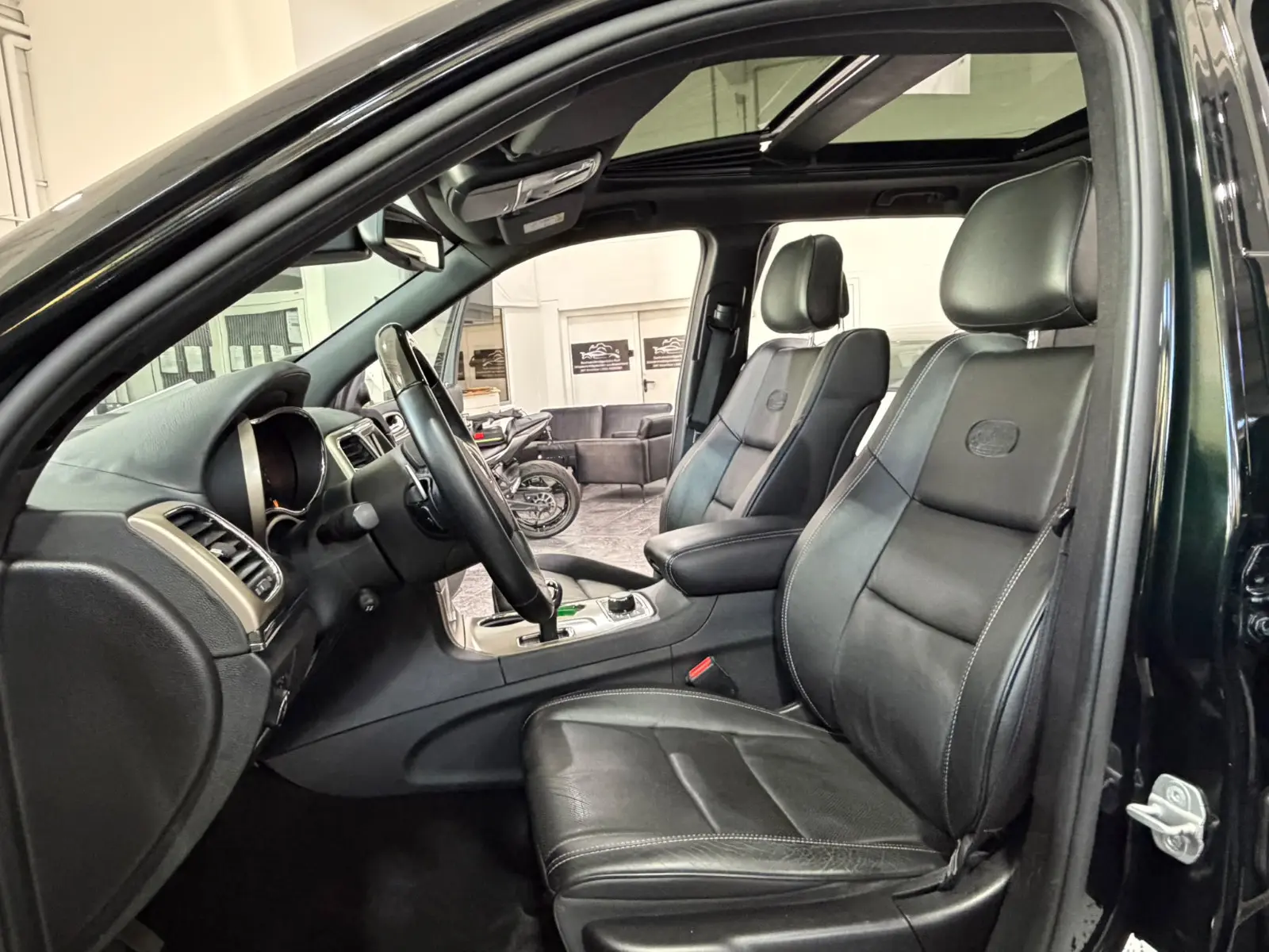 JEEP GRAND CHEROKEE | 241 ch | 4X4 | BVA |3.0 CRD OVERLAND | GPS | CUIR