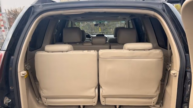Toyota Land Cruiser 3.0 D-4D 173 ch Executive • 8 places • Boîte auto • Cuir beige • GPS • Toit ouvrant
