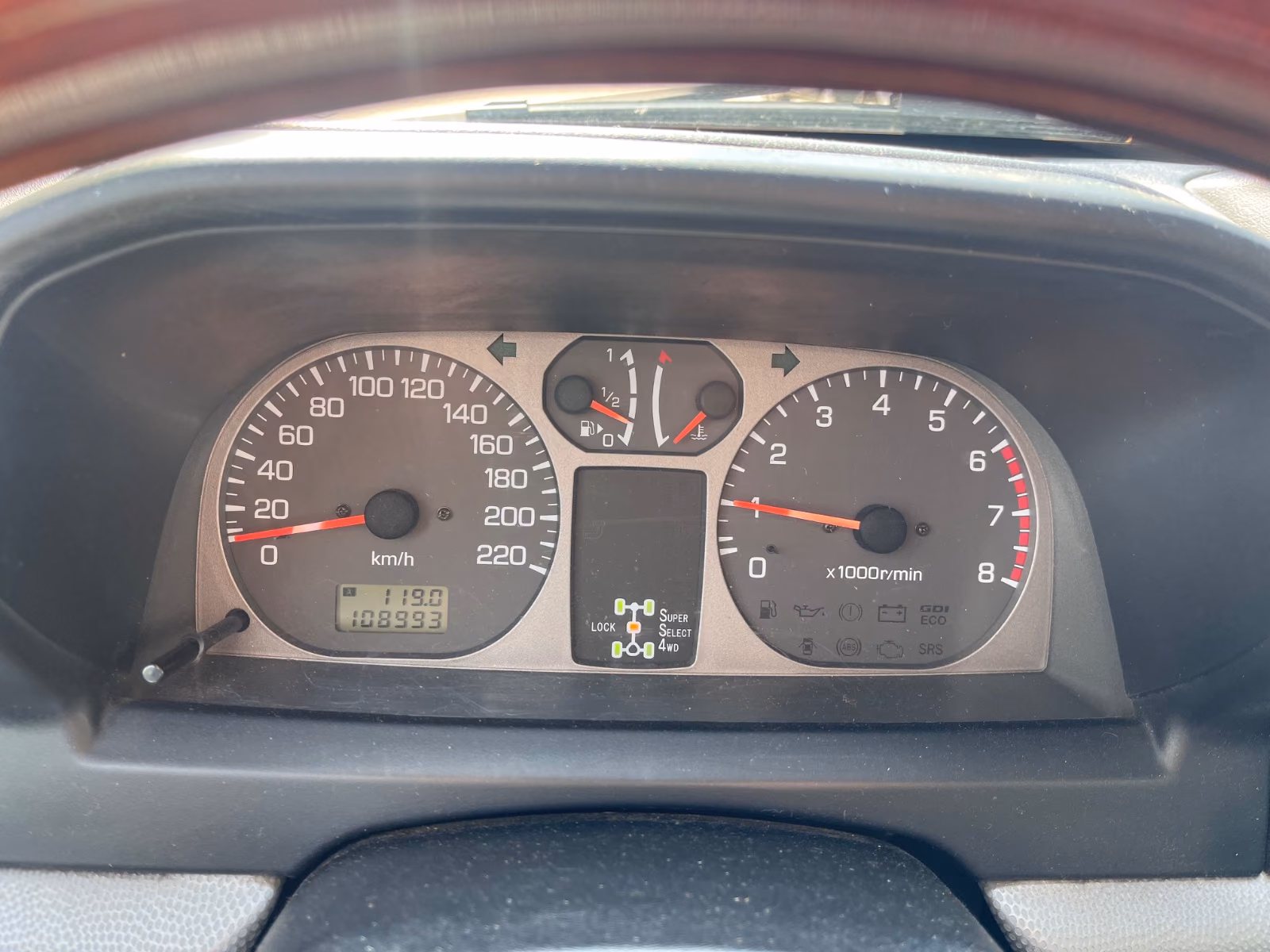 Mitsubishi Pajero Pinin 2.0 GDI 129 ch 4x4 Motion Plus • Cuir • Sièges chauffants • Attelage • Clim