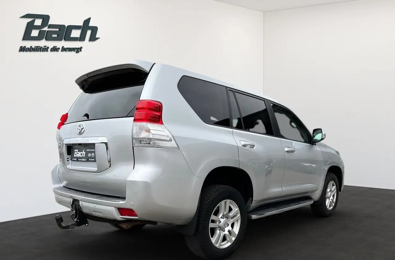 Toyota Land Cruiser 3.0 D-4D 190 ch Executive • Boîte auto • 4x4 • Cuir • GPS • Caméra • Sièges chauffants