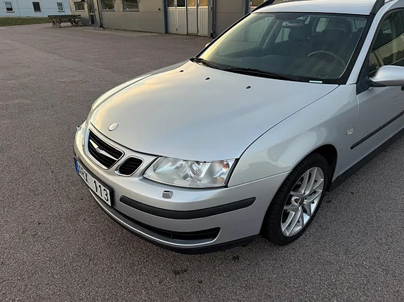 SAAB 9-3 SPORTCOMBI 1.8 LINEAR 122 ch BVM - 1ère MAIN - ATTELAGE - 166760 KM