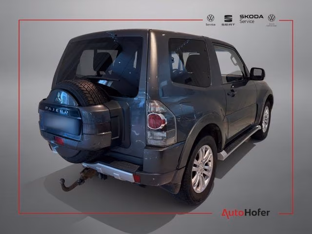 Mitsubishi Pajero 3.2 DI-D Intense 3 portes | 200 ch | BVM | Intérieur cuir | Phares xénon | Attelage | Bluetooth