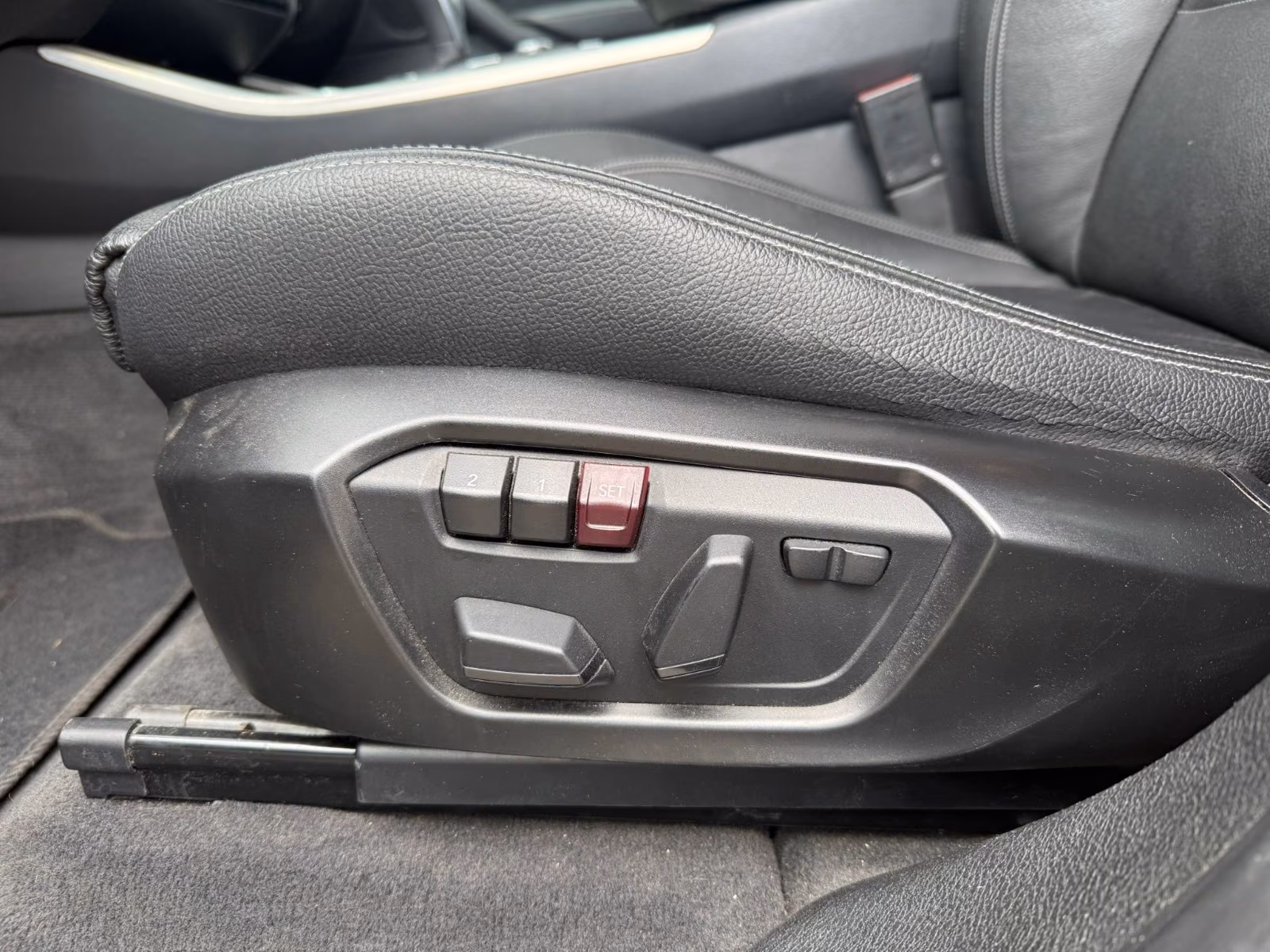 BMW X4 M40i 3.0 6 CYLINDRES 360 CH – XDRIVE – BVA – 1ÈRE MAIN – HUD – CAMÉRAS 360° – CUIR – 112 000 KM