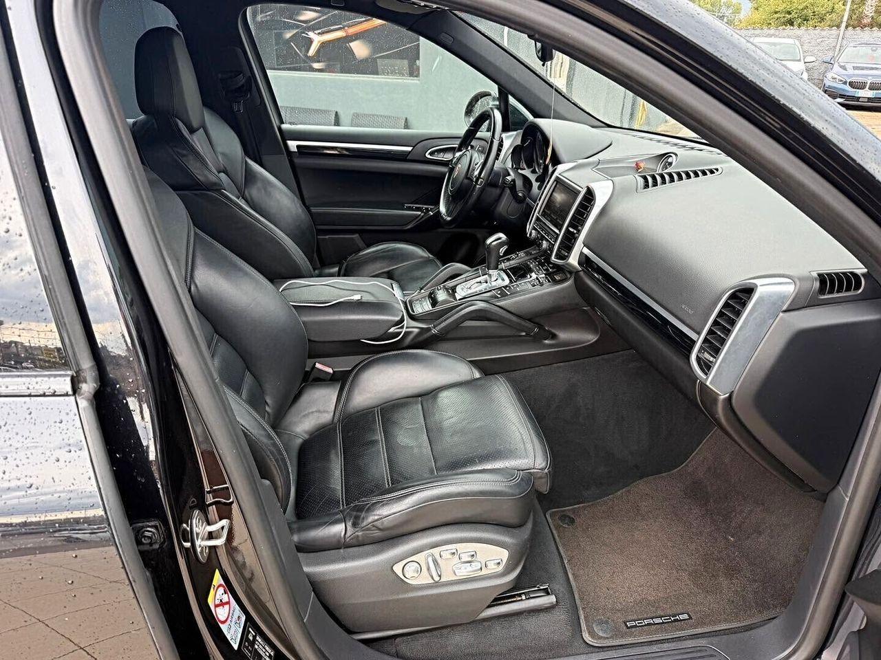 Porsche Cayenne 3.0 Diesel | 250 ch | BVA | Intérieur cuir | Phares xénon | Sièges électriques | Régulateur de vitesse