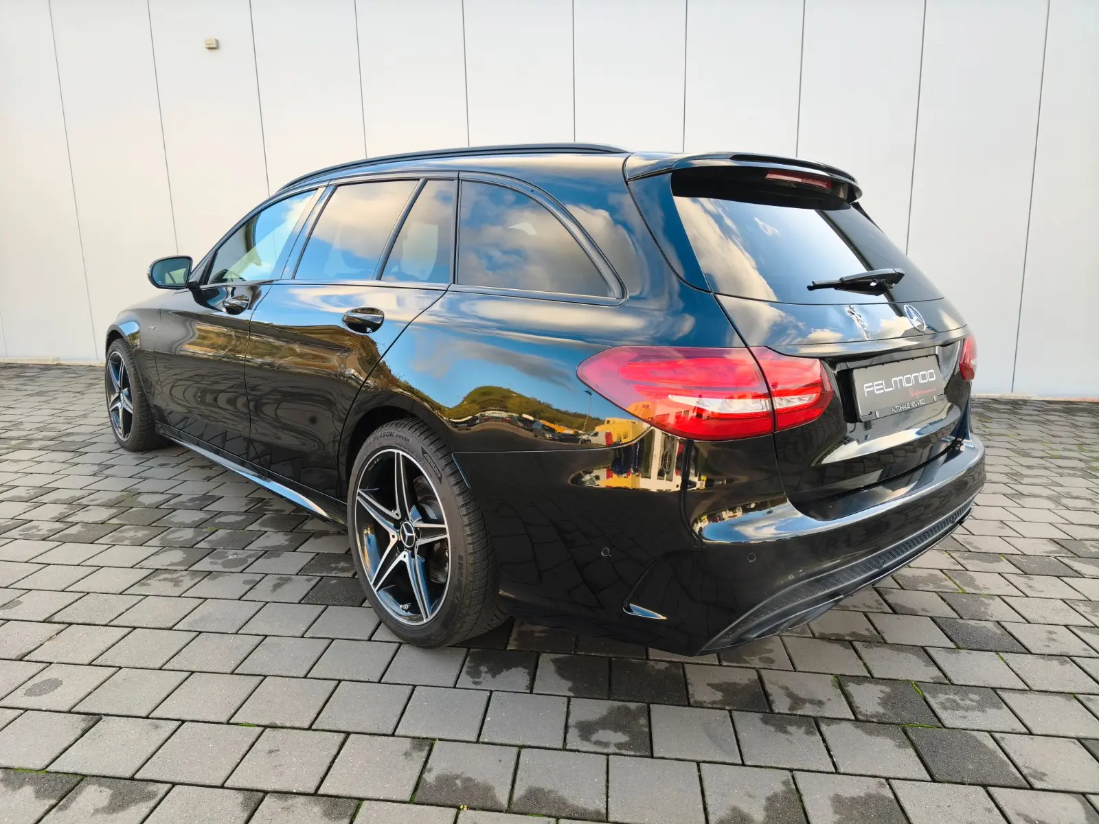 Mercedes-Benz Classe C 43 AMG 4MATIC Break Night Paket | 367 ch | BVA | Hayon électrique | Pack sport | Sièges électriques à mémoire