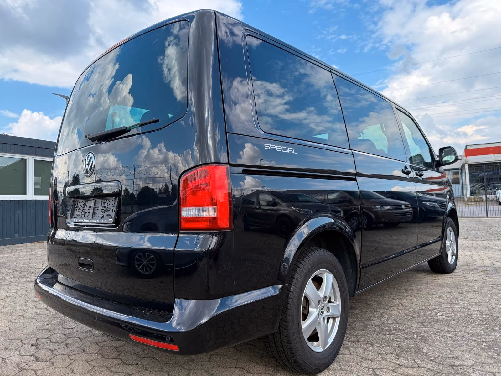 VOLKSWAGEN T5 MULTIVAN SPÉCIAL 2.0 TDI 140ch - 7 PLACES - CHAUFFAGE WEBASTO - GPS - SIÈGES CHAUFFANTS - CLIM BIZONE