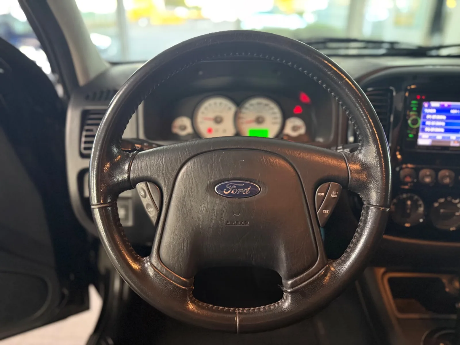 Ford  Maverick 3.0 V6 Limited 203ch - 2 ème main - Attelage - Toit ouvrant - Régulateur de vitesse - Clim