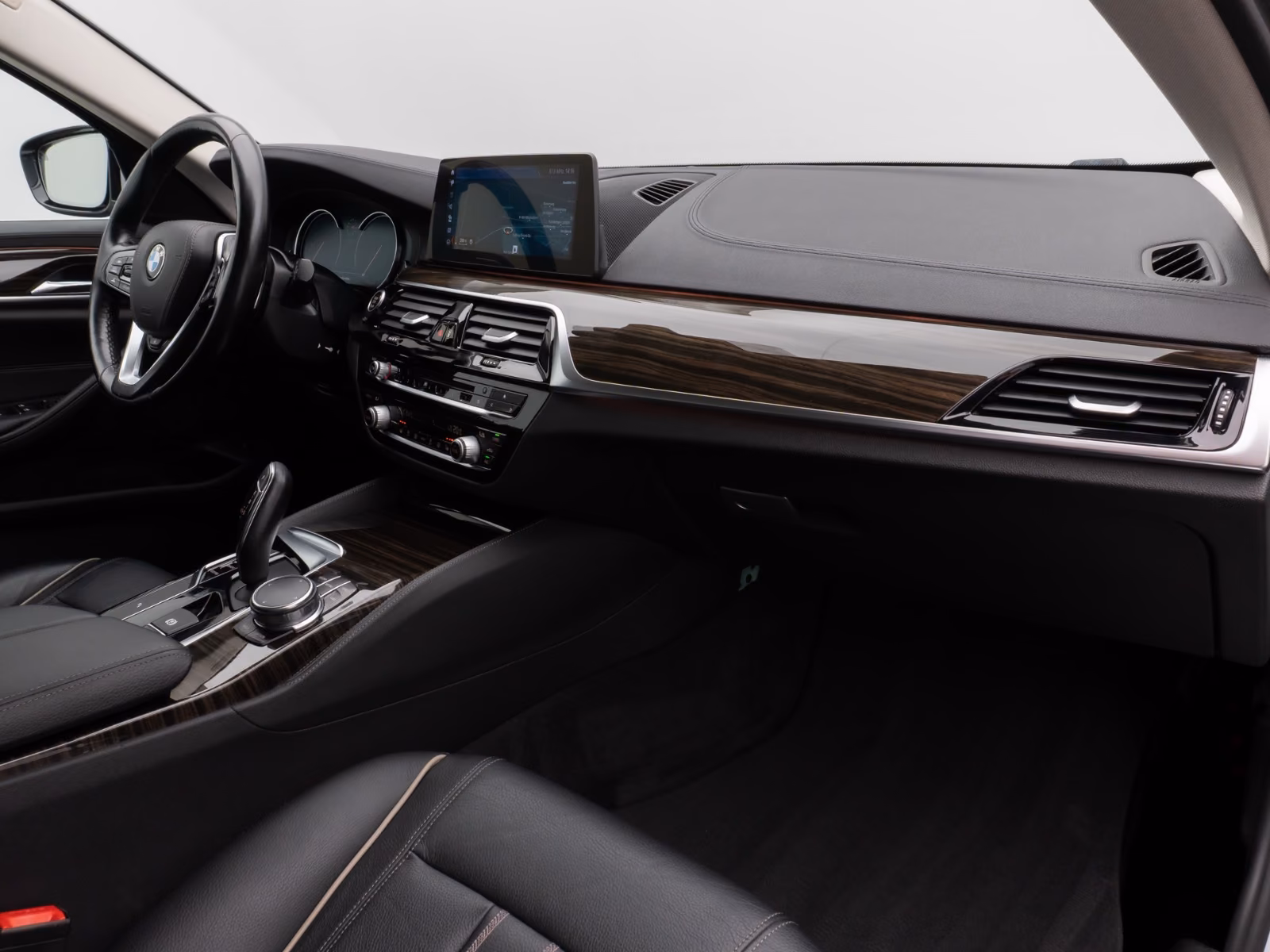 BMW 530i TOURING 252CH - LUXURY LINE -  CAMÉRA - HUD - 142.000 KMS