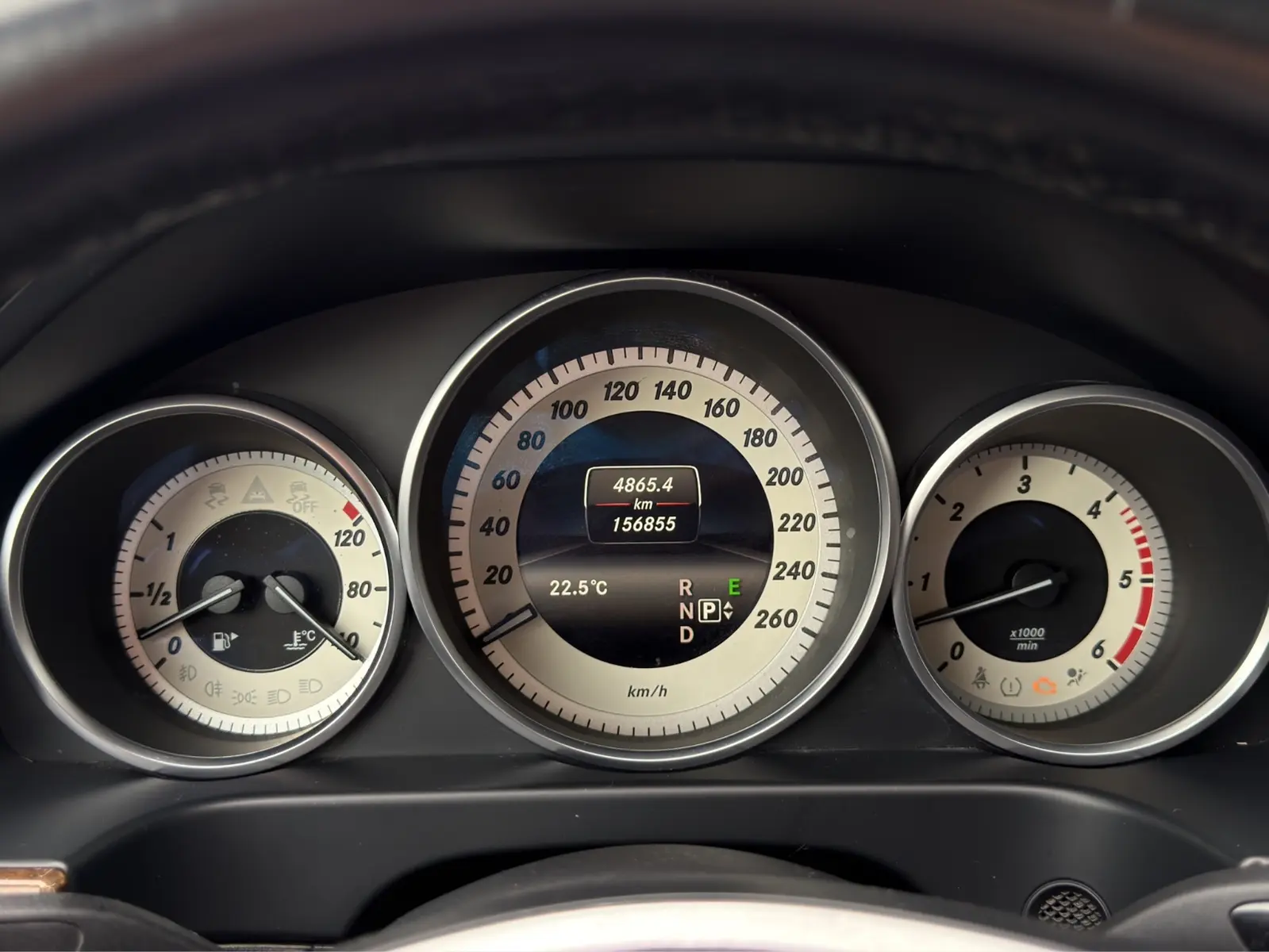 Mercedes E 350 BlueTEC Break V6 252 ch Avantgarde • Toit pano • Cuir • Harman Kardon • GPS • LED