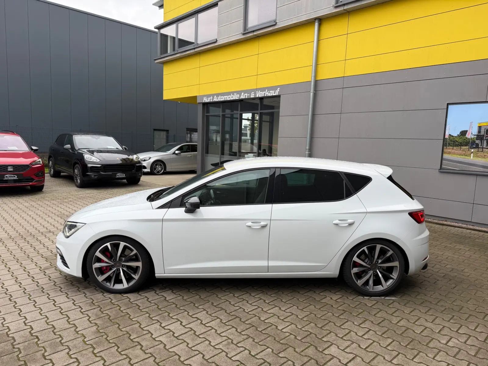 SEAT LEON CUPRA - 300 CV - ALCANTARA - BVA - ÉCHAPPEMENT SPORT