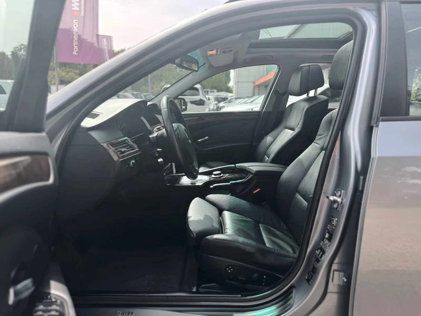 BMW Série 5 530i Touring | 272 ch | BVA | Toit panoramique | Cuir | Suspension pneumatique | GPS | Attelage