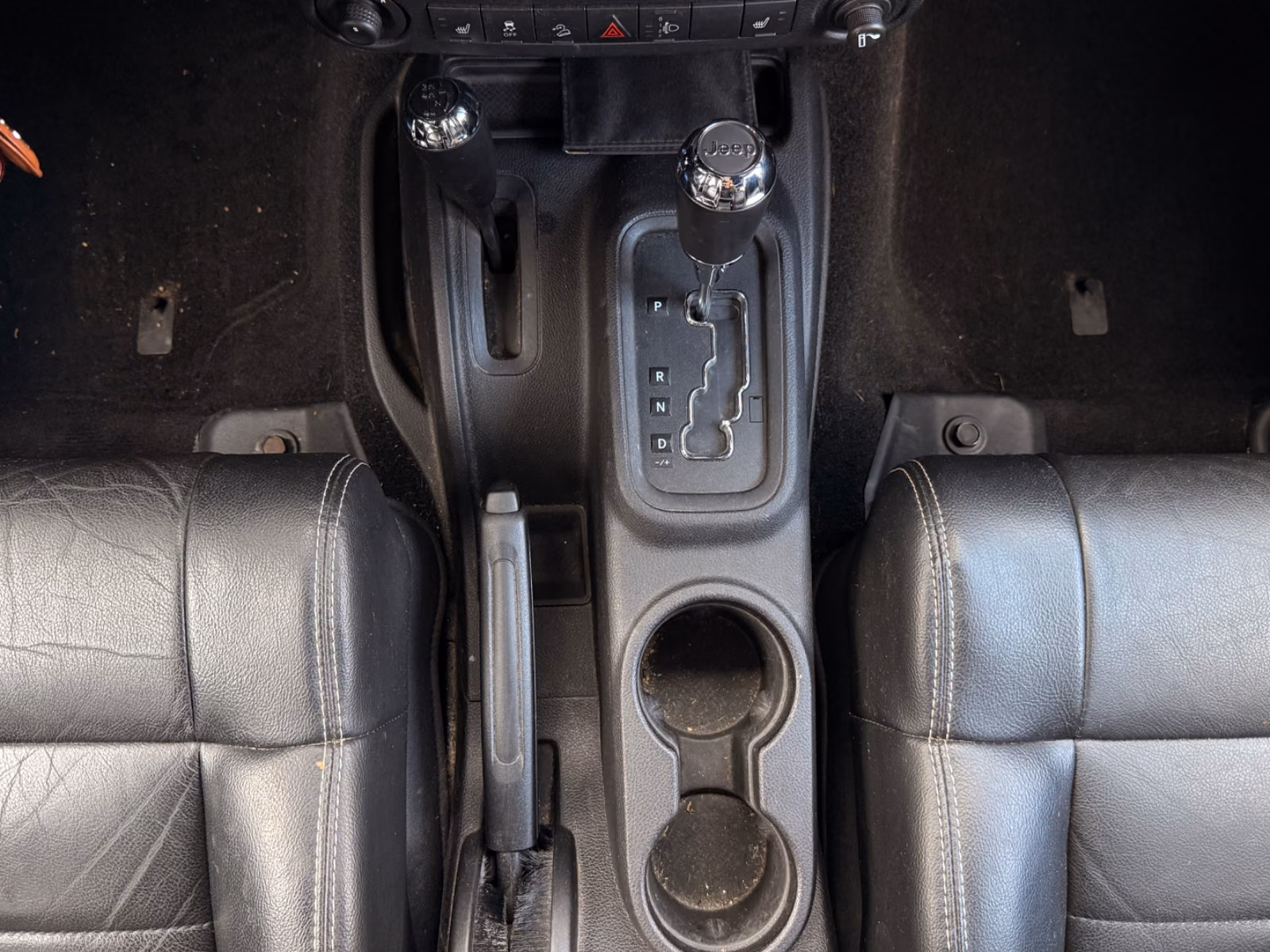 JEEP WRANGLER SAHARA 200CH 4X4