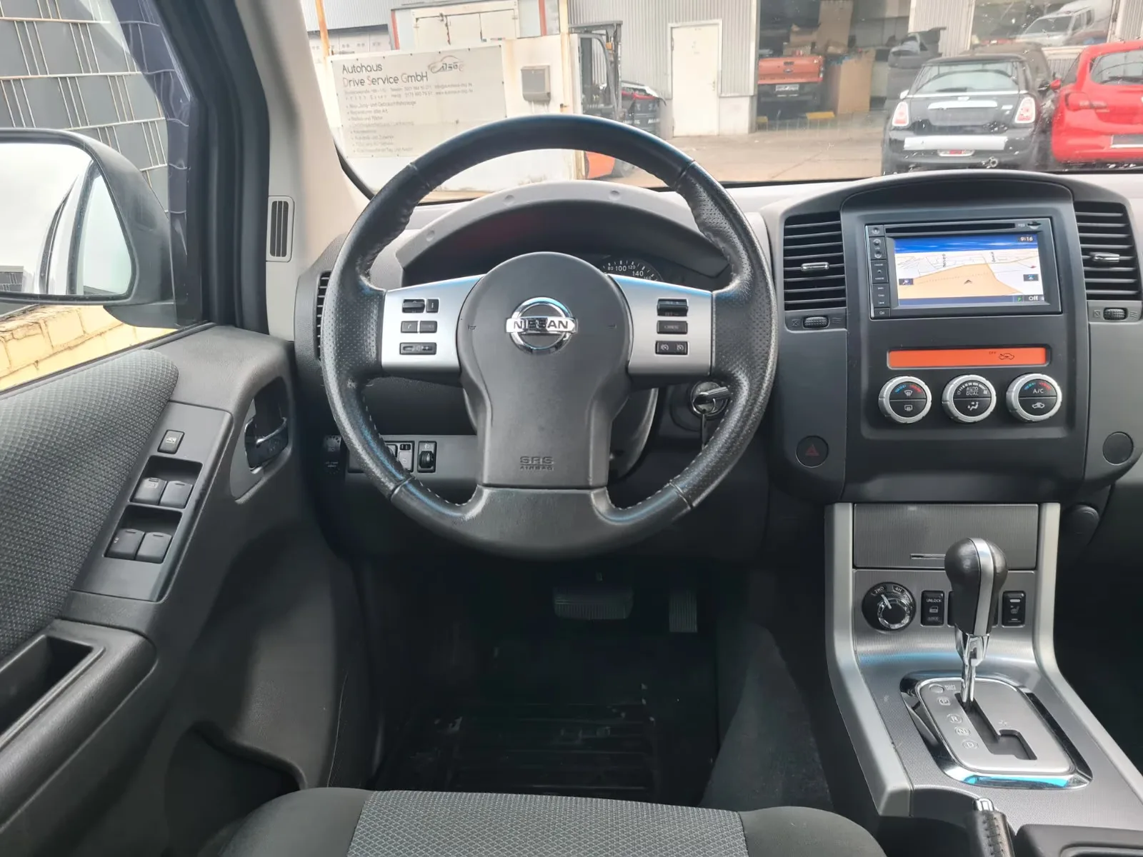 NISSAN NAVARA 190CH - 4X4 - BVA - CAMÉRA - TOIT OUVRANT - HISTORIQUE ENTRETIEN COMPLET - CT RECENT