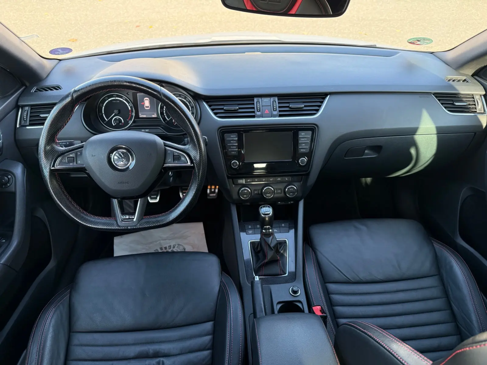 SKODA OCTAVIA COMBI RS 220CH - BVM - HAYON ÉLECTRIQUE - PACK SPORT - 127.450 KMS