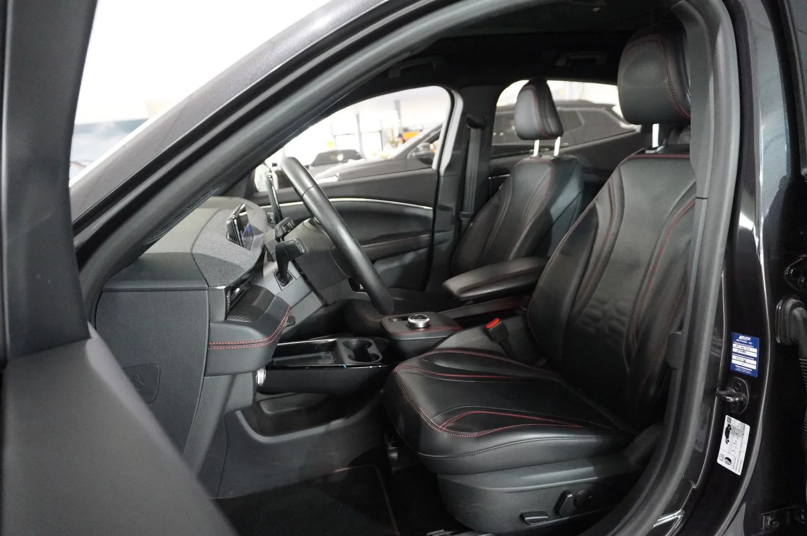 FORD MUSTANG MACH-E AWD 99KWH GPS / LED / 360° / PANORAMIQUE /  351 ch | BVA | 99KWH