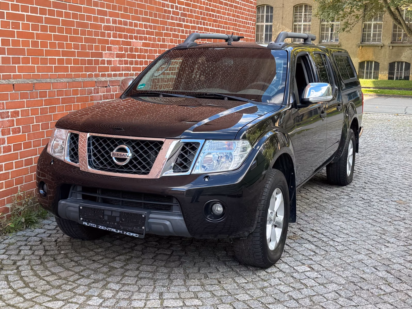 NISSAN NAVARA 2.5 DCI 190 CH – 4X4 – DOUBLE CABINE – CUIR – GPS – ATTELAGE – 150 000 KM
