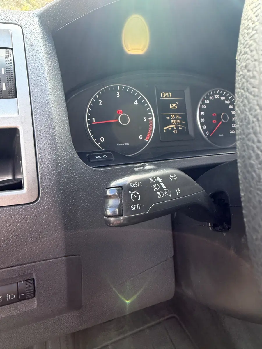 VOLKSWAGEN T5 CALIFORNIA 2.0 TDI 140ch - TOIT RELEVABLE - CHAUFFAGE AUXILIAIRE - ATTELAGE - RÉGULATEUR DE VITESSE
