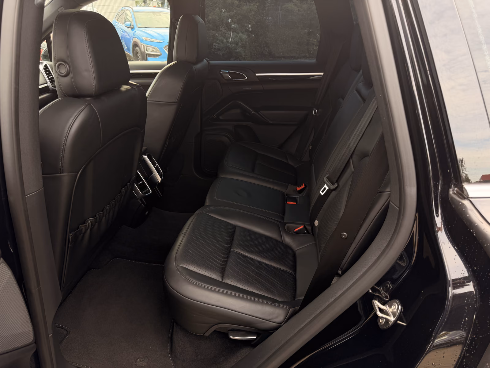 PORSCHE CAYENNE 3.6 V6 299ch TIPTRONIC 4x4 - SUSPENSION PNEUMATIQUE - CHAUFFAGE AUXILIAIRE - TOIT OUVRANT - ATTELAGE - JANTES 20"