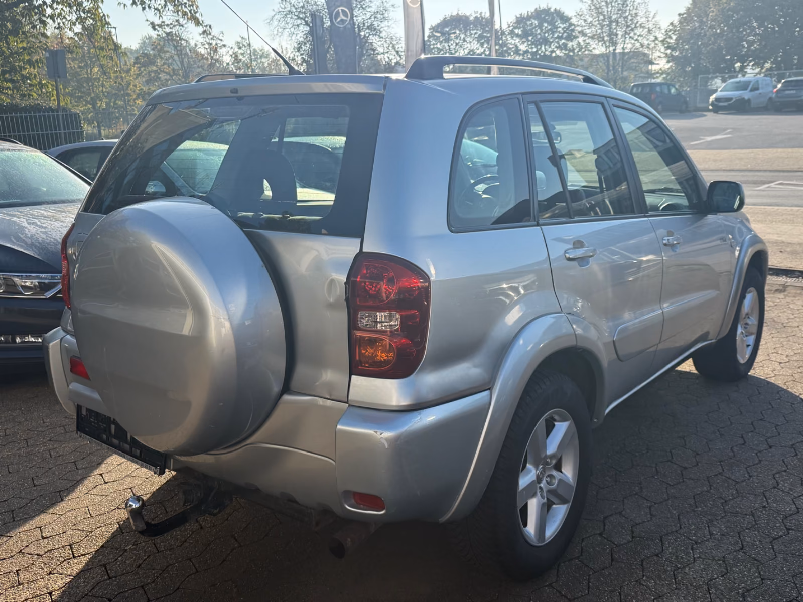 Toyota RAV4 2.0 VVT-i 150 ch 4x4 Sol • 5 portes • Clim auto • Attelage • Jantes 16"