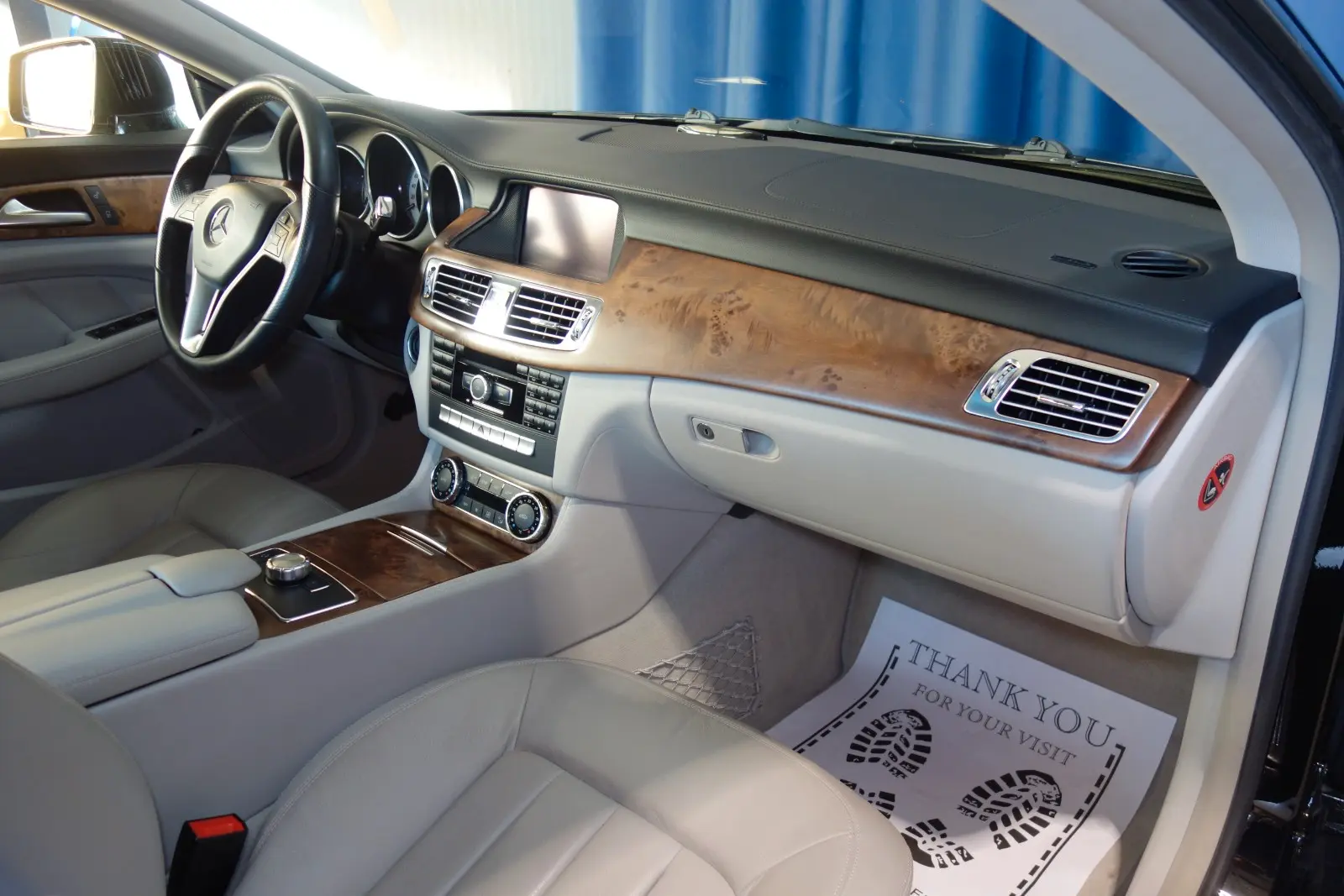 Mercedes-Benz Classe CLS 350 BlueEFFICIENCY | 306 ch | BVA | Cuir beige | Suspension pneumatique | Toit ouvrant | GPS | Sièges chauffants