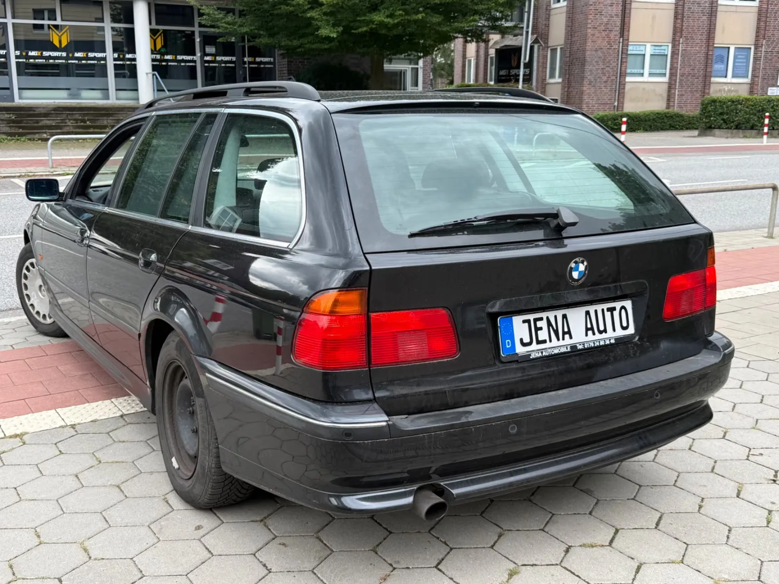 BMW 528 i TOURING 193 ch BVA - CUIR - 2ème MAIN - 239000 km