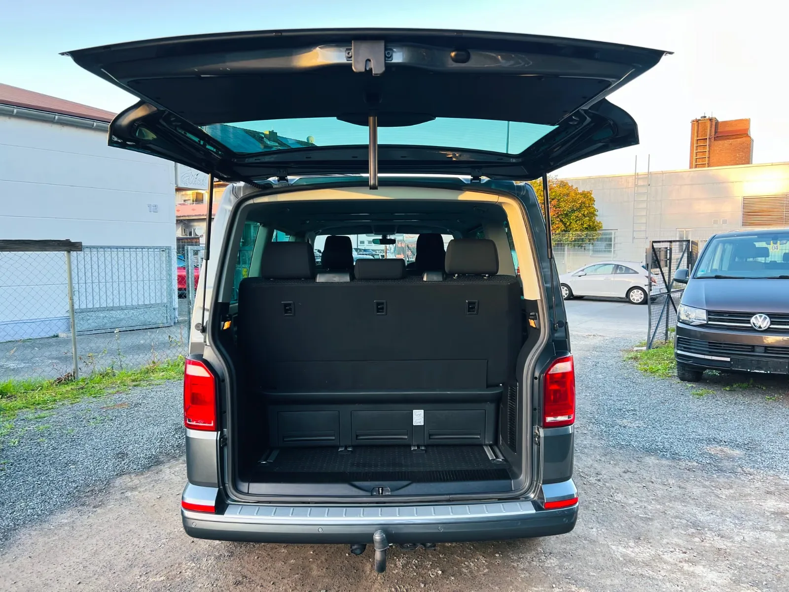 VOLKSWAGEN T6 MULTIVAN 2.0 TDI 150CH - DSG - GPS - CAMÉRA - ATTELAGE - 7 PLACES - 114.000 KMS