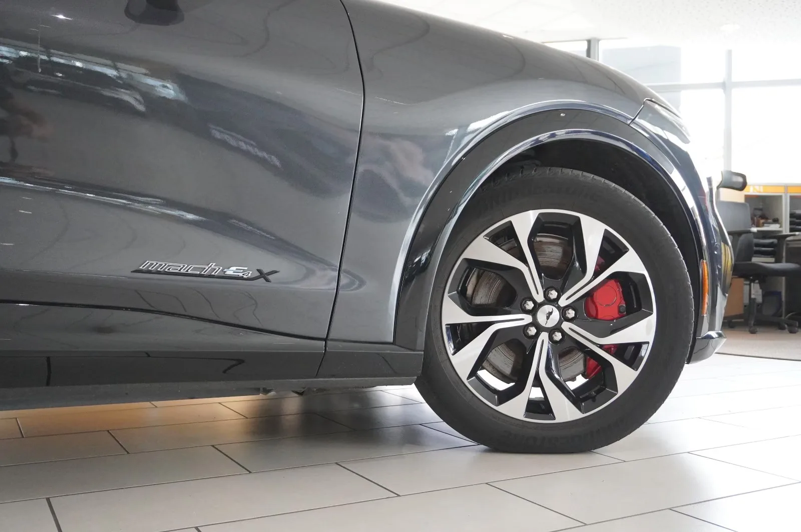 FORD MUSTANG MACH-E AWD 99KWH GPS / LED / 360° / PANORAMIQUE /  351 ch | BVA | 99KWH