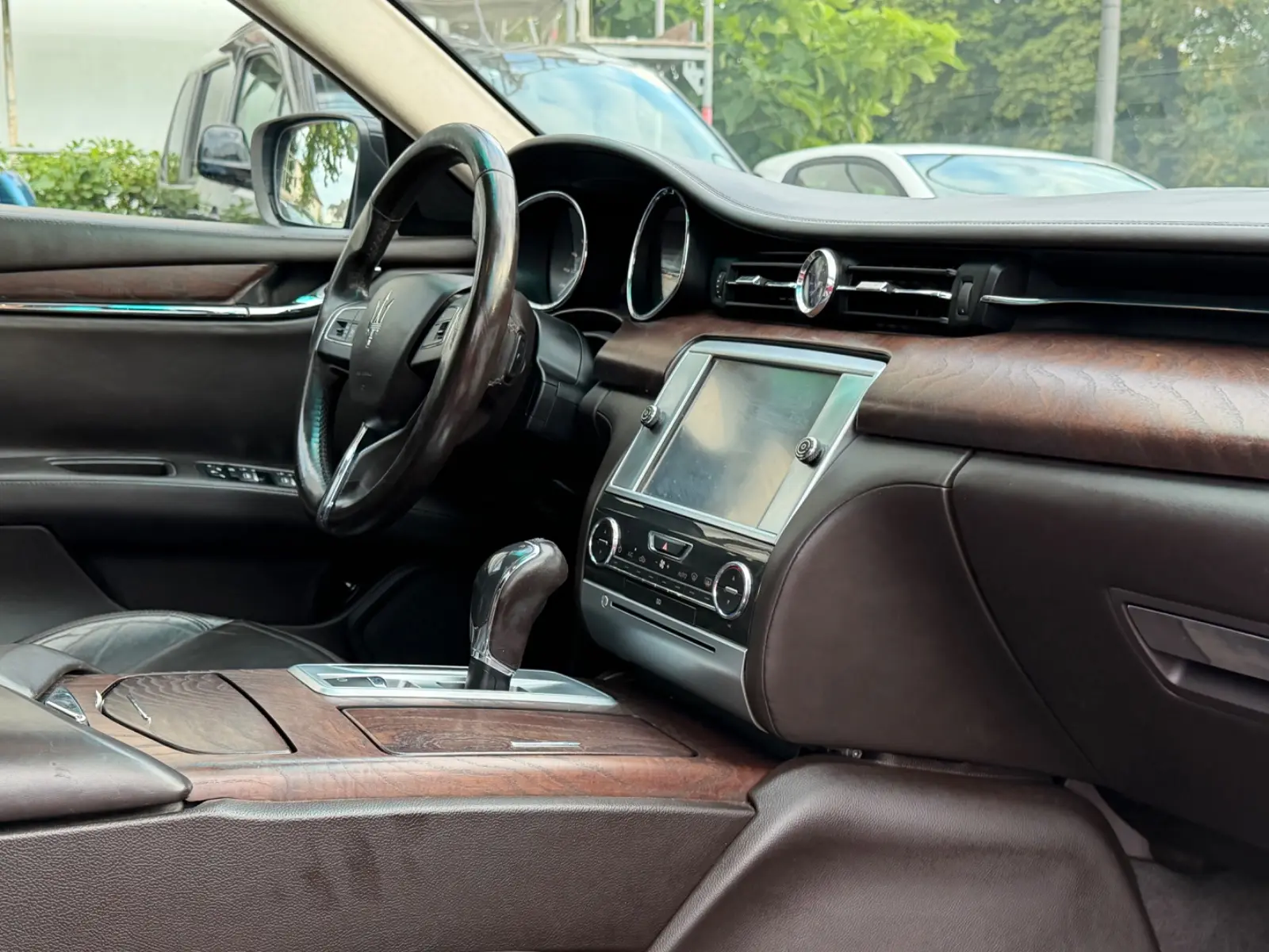 Maserati Quattroporte 3.0 V6 Diesel | 275 ch | BVA | Cuir | Toit ouvrant | Caméra | GPS | Sièges chauffants