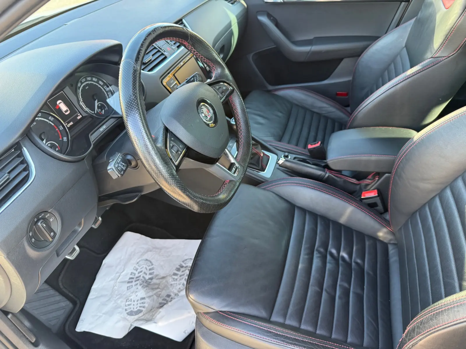 SKODA OCTAVIA COMBI RS 220CH - BVM - HAYON ÉLECTRIQUE - PACK SPORT - 127.450 KMS