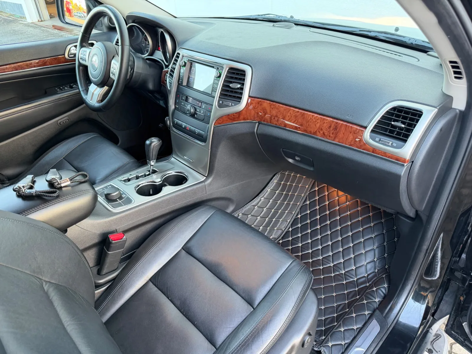 JEEP GRAND CHEROKEE 3.0 CRD LIMITED | 241 ch | 4X4 | BVA | HAYON ÉLECTRIQUE | RÉGLAGE ÉLECTRIQUE DES SIÈGES AVEC FONCTION MÉMOIRE | VOLANT EN CUIR