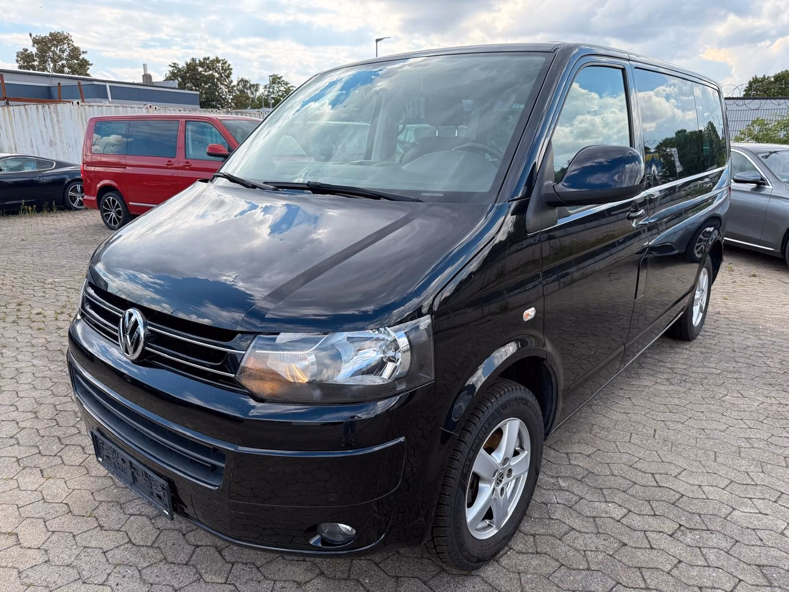 VOLKSWAGEN T5 MULTIVAN SPÉCIAL 2.0 TDI 140ch - 7 PLACES - CHAUFFAGE WEBASTO - GPS - SIÈGES CHAUFFANTS - CLIM BIZONE
