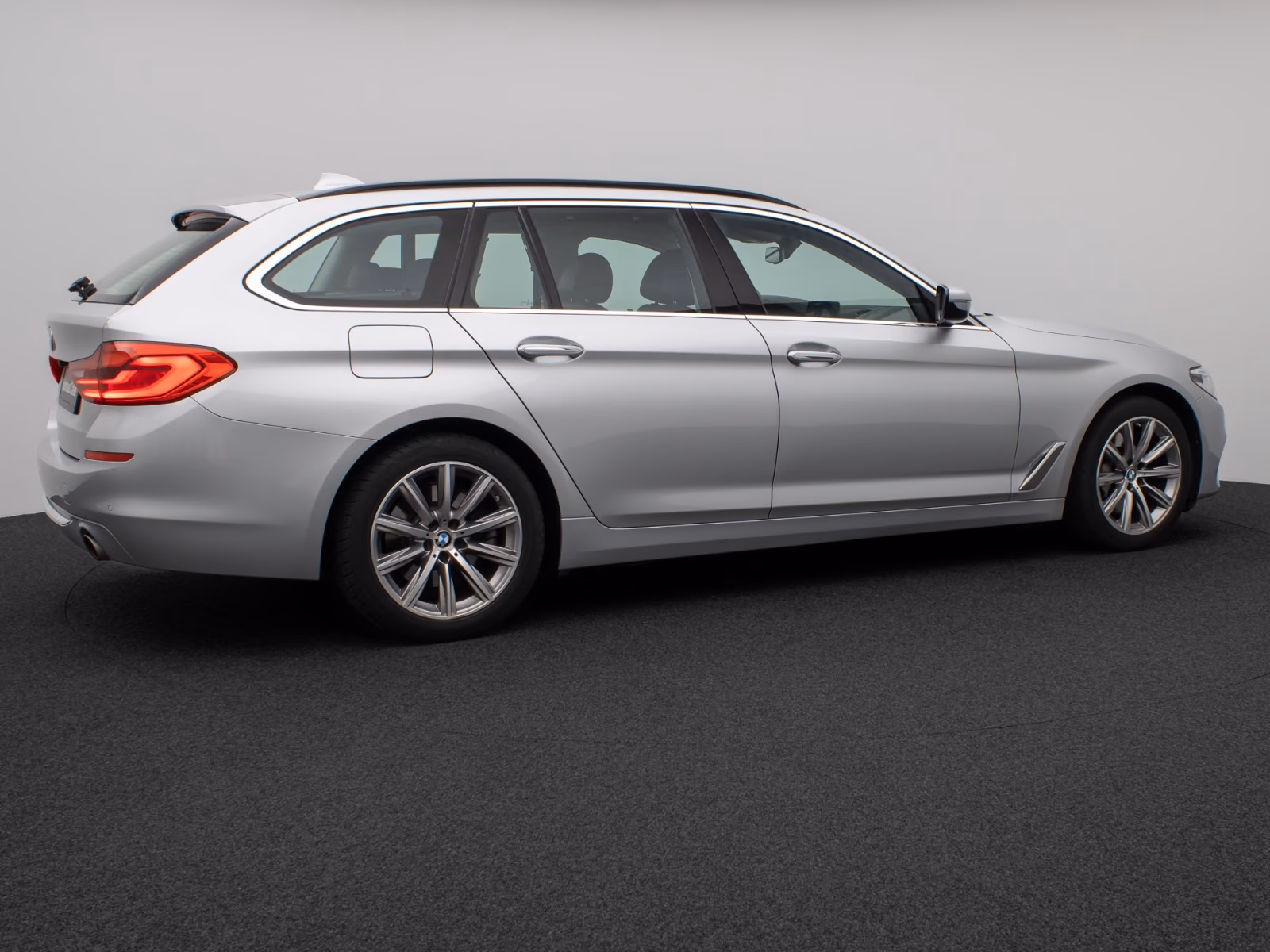 BMW 530i TOURING 252CH - LUXURY LINE -  CAMÉRA - HUD - 142.000 KMS
