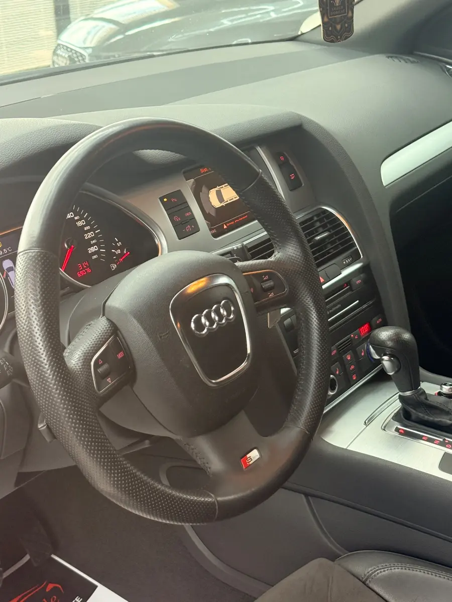 Audi Q7 3.0 V6 TDI quattro S-line | 239 ch | BVA | Cuir et Alcantara | Feux directionnels | Sièges électriques | Régulateur de vitesse