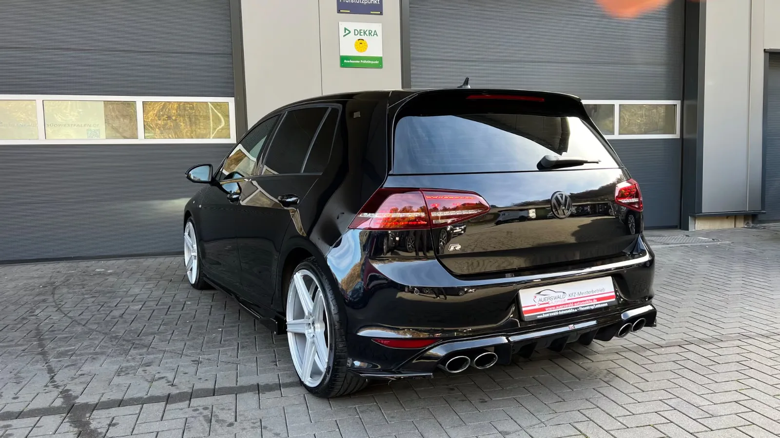VOLKSWAGEN GOLF VII - R 4MOTION - 300 CV - BVM - HISTORIQUE COMPLET