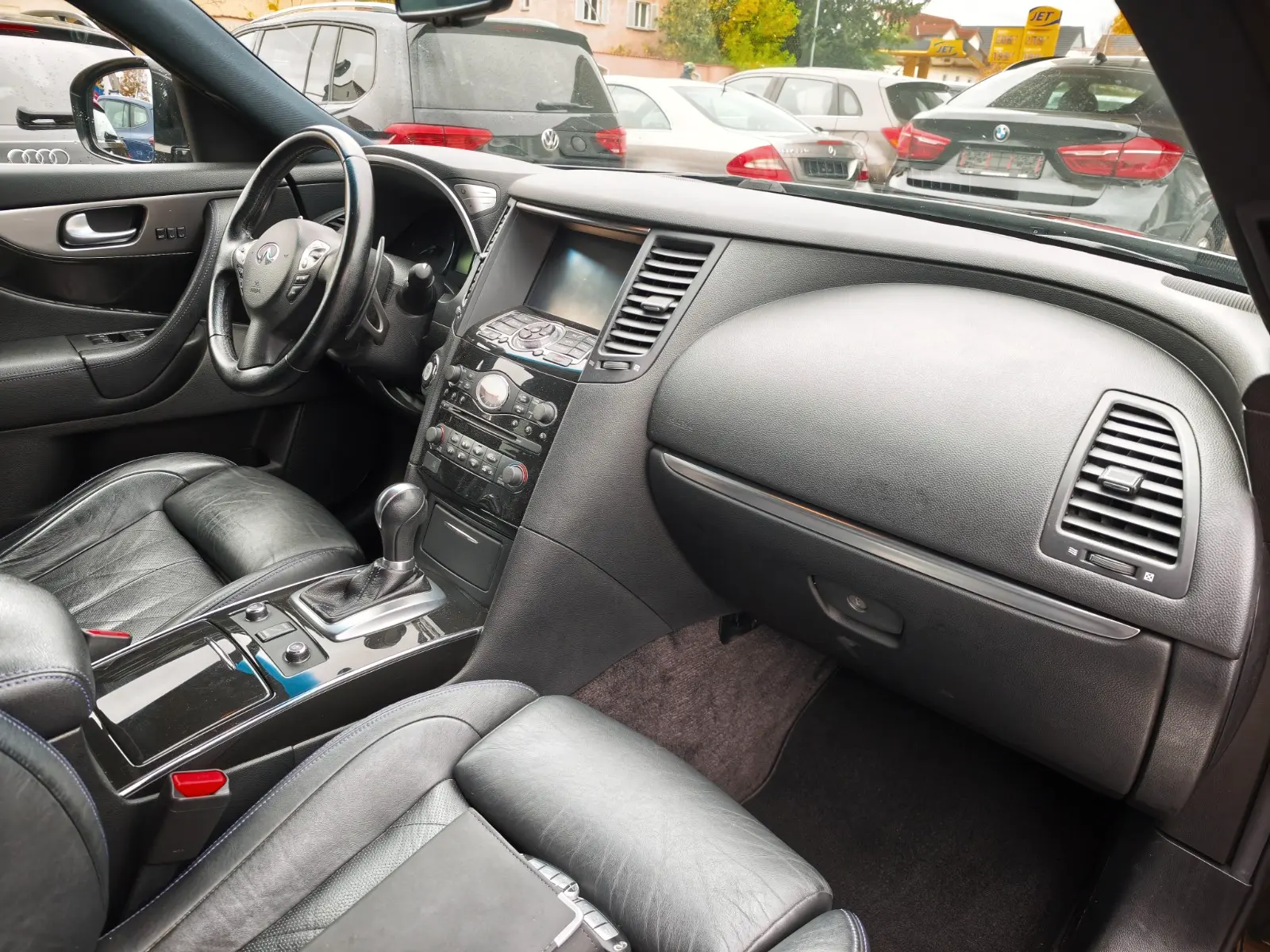 Infiniti QX70 3.0d S Premium | 238 ch | BVA | Cuir | Toit ouvrant | Régulateur adaptatif | Sièges chauffants et ventilés | GPS