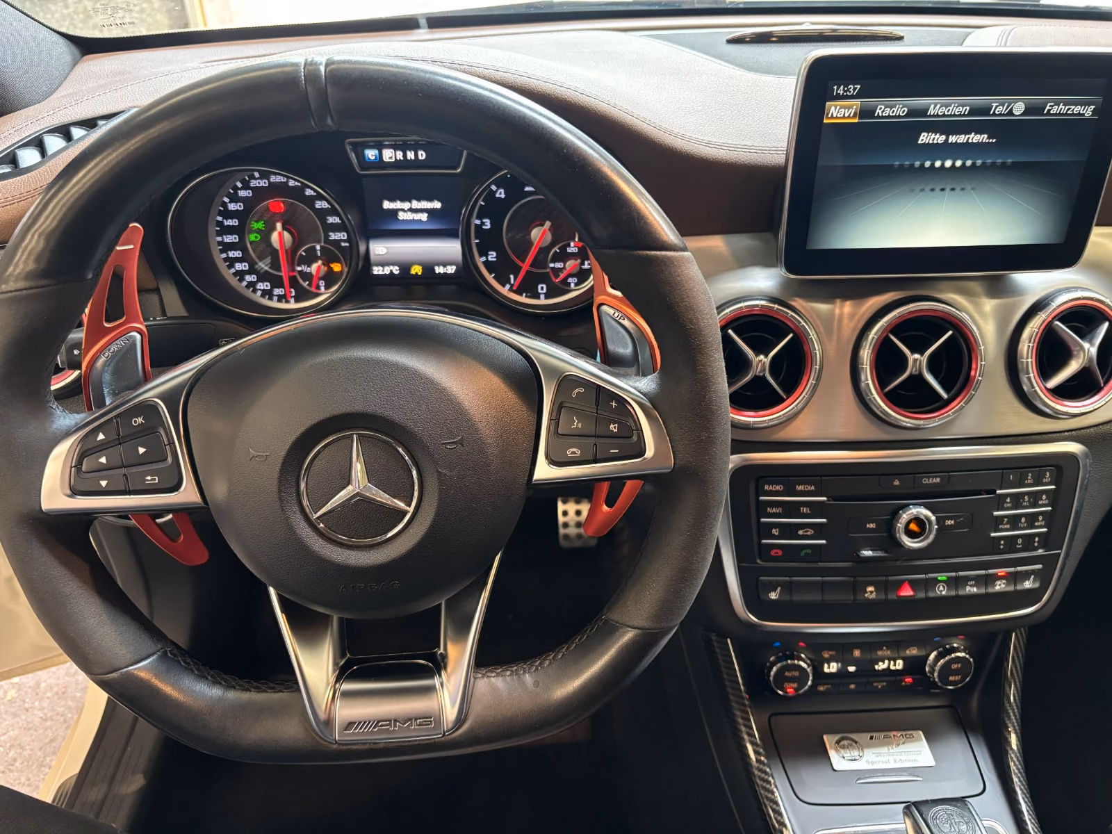 Mercedes CLA 45 AMG 4MATIC 381 ch • Pack Carbone AMG • DCT • Cuir • GPS • Sièges sport • Jantes 19"