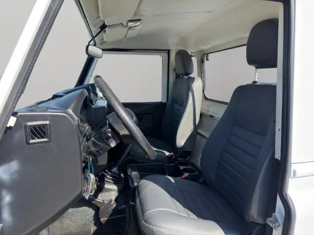 Land Rover Defender 110 2.2 TD4 Pick-up | 122 ch | BVM | Direction assistée | Verrouillage centralisé