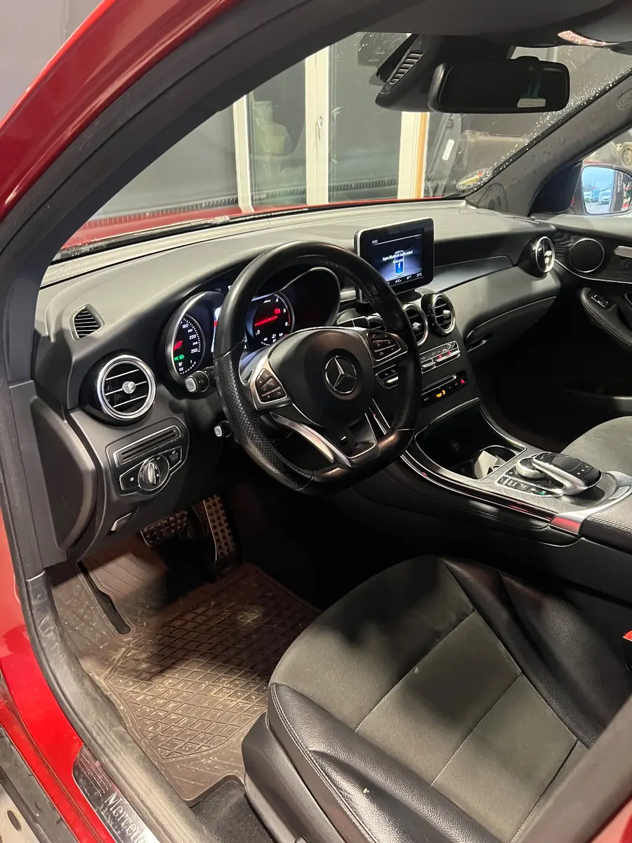 Mercedes-Benz Classe GLC 350d 4MATIC AMG Line | 258 ch | BVA | Caméra | Régulateur adaptatif | Sièges chauffants | Phares LED | Attelage