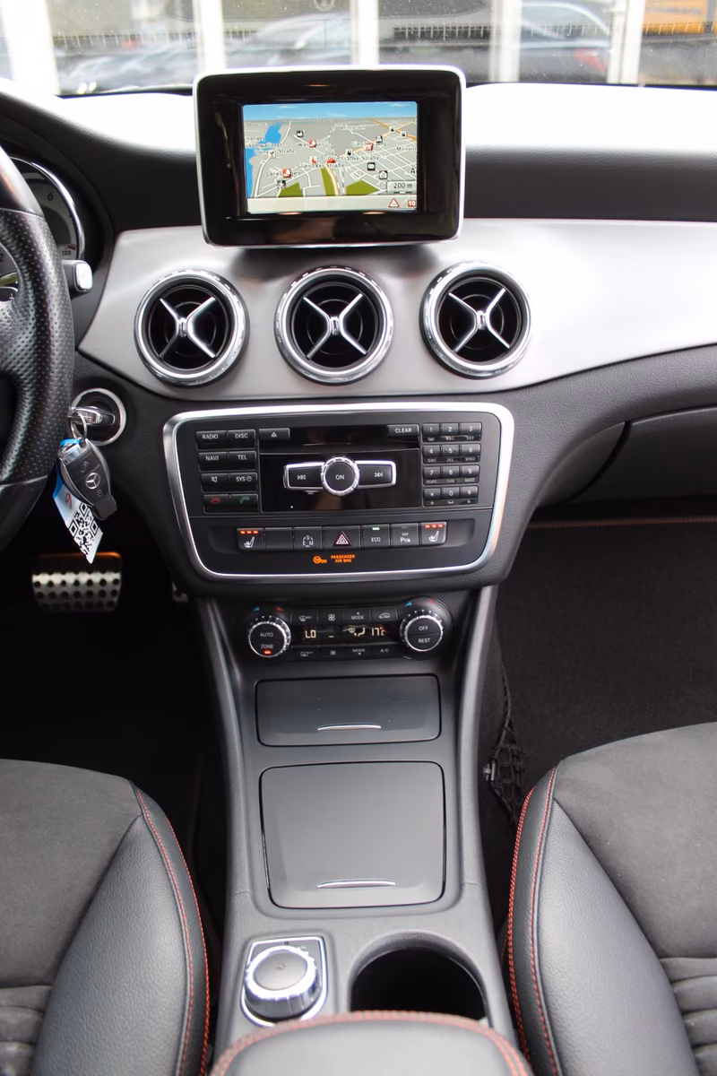 MERCEDES-BENZ GLA 200 156CH AMG LINE