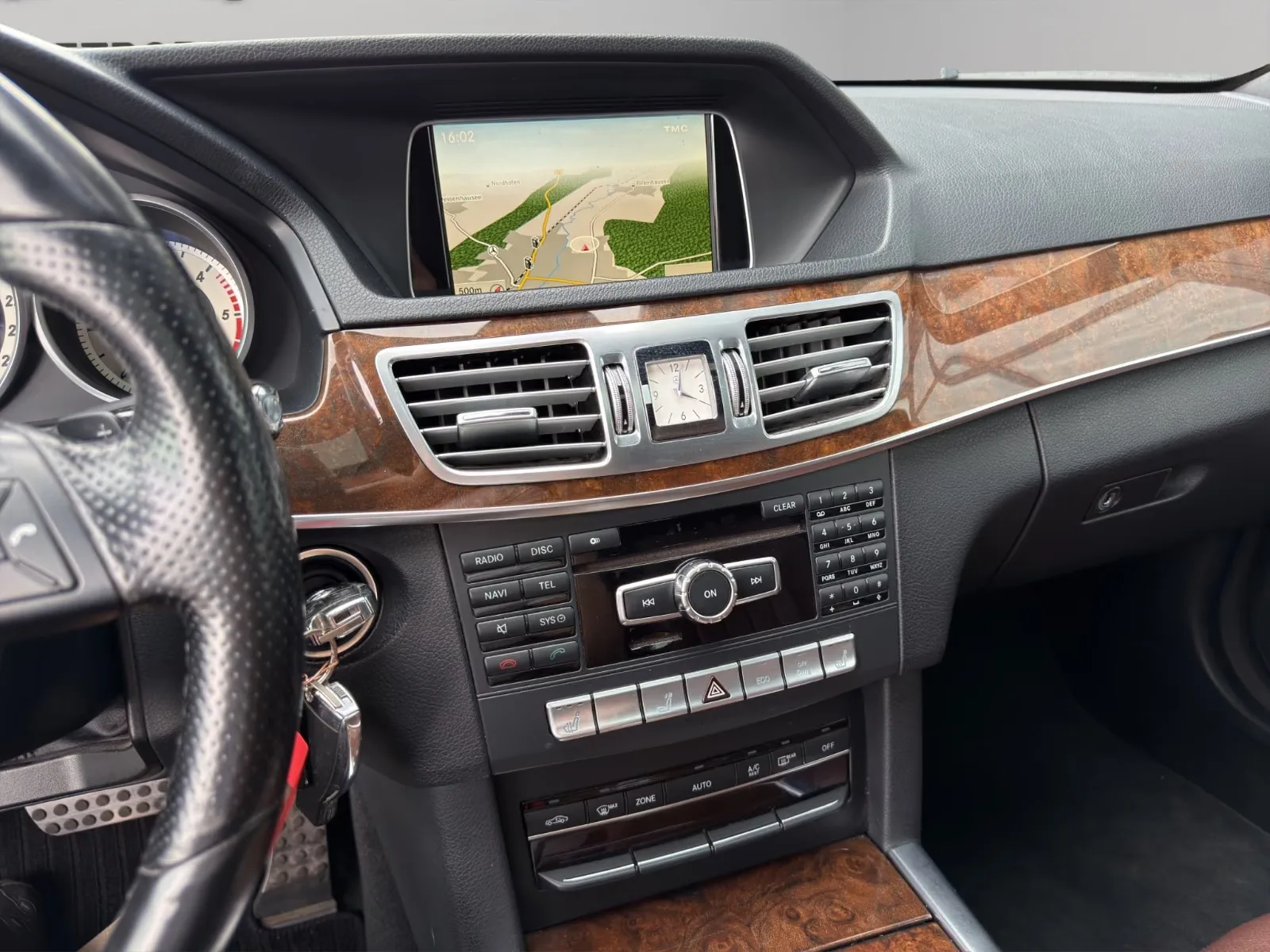 Mercedes E 350 BlueTEC Break V6 252 ch Avantgarde • Toit pano • Cuir • Harman Kardon • GPS • LED