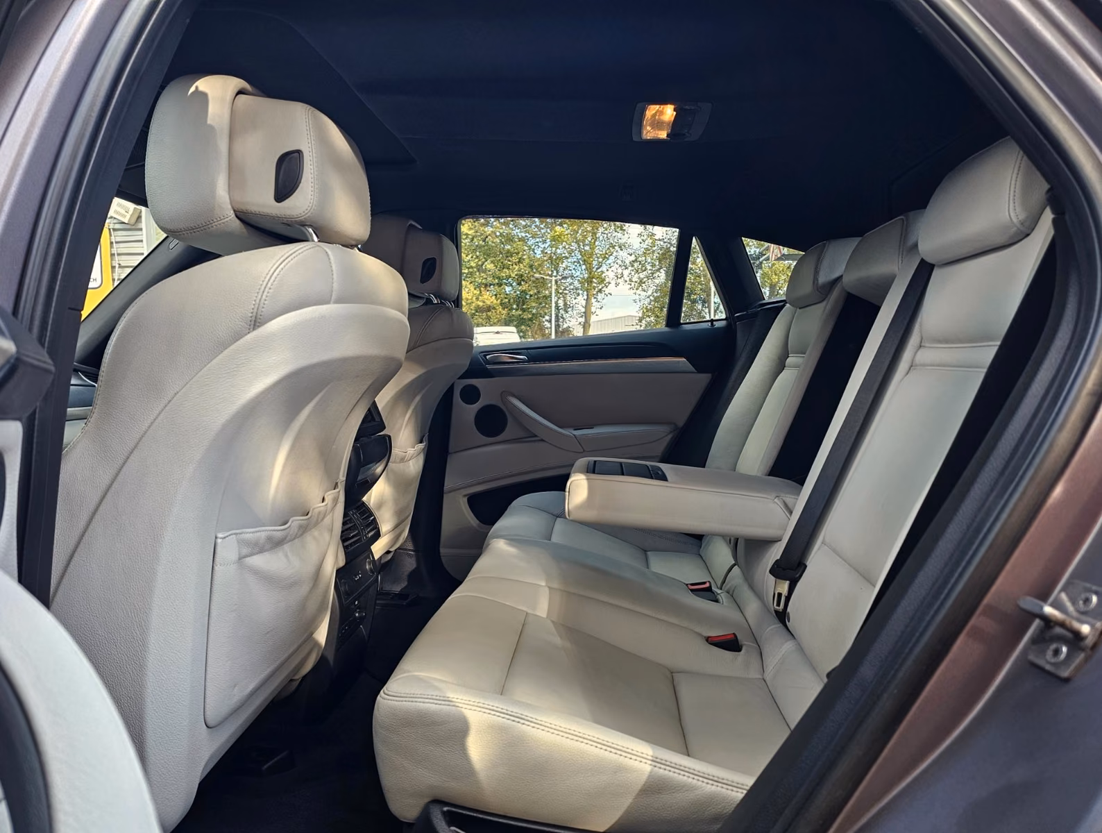 BMW X6 M 4.4 V8 | 555 ch | BVA | Kit Hamann | Toit ouvrant | Affichage tête haute | GPS | Sièges chauffants