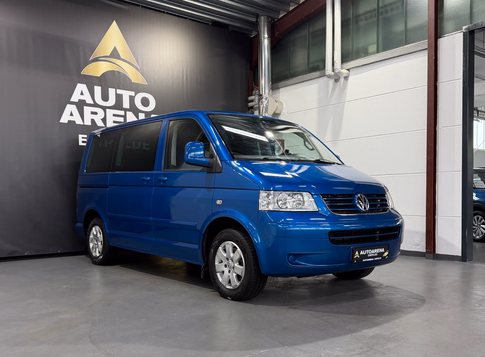 VOLKSWAGEN T5 MULTIVAN COMFORTLINE 2.5 TDI 131 CH – 7 PLACES – SIÈGES PIVOTANTS – BANQUETTE COUCHETTE – CLIM 3 ZONES – 181 000 KM
