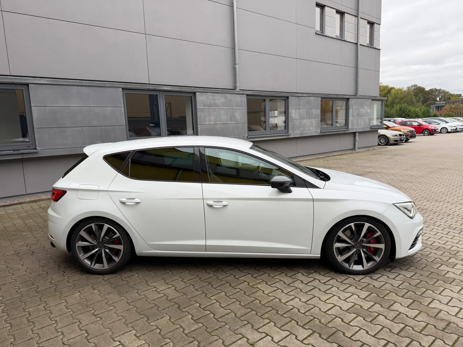 SEAT LEON CUPRA - 300 CV - ALCANTARA - BVA - ÉCHAPPEMENT SPORT
