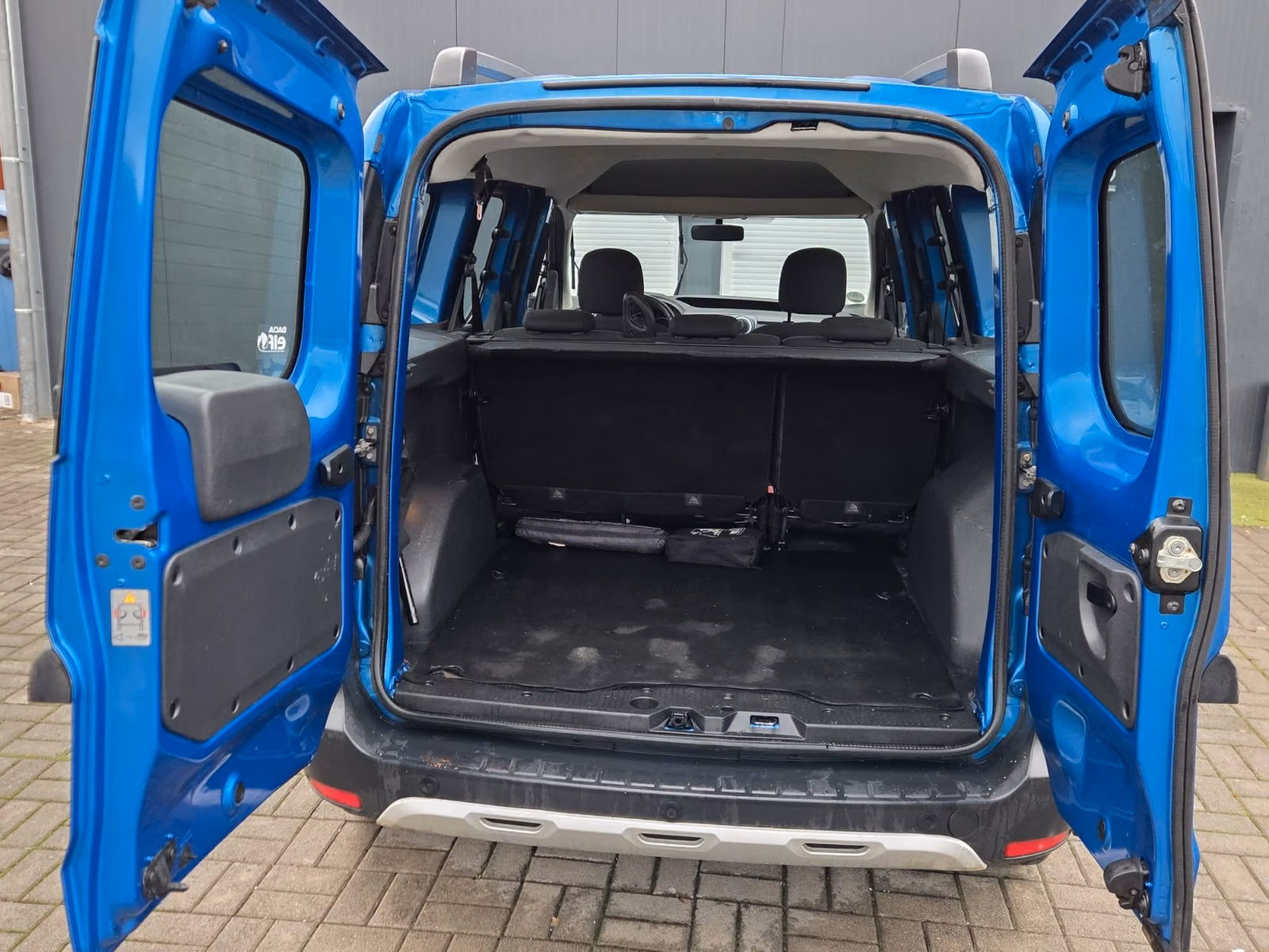 DACIA DOKKER STEPWAY 1.5 DCI / CLIMATISATION / RÉGULATEUR DE VITESSE | 90 ch | BVM | VOLANT EN CUIR