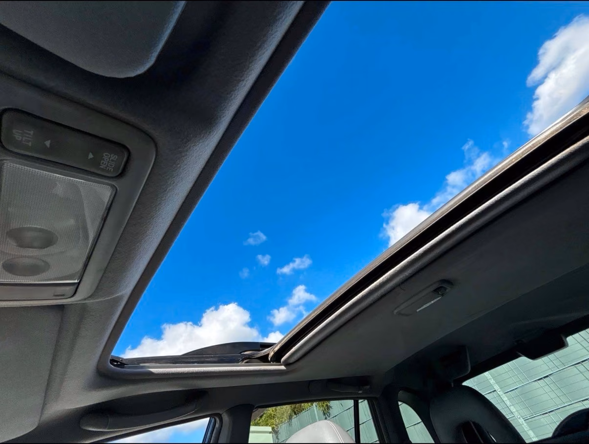 Toyota RAV4 2.0 VVT-i 150 ch 4x4 Limited • 5 portes • Cuir • Toit ouvrant • Sièges chauffants